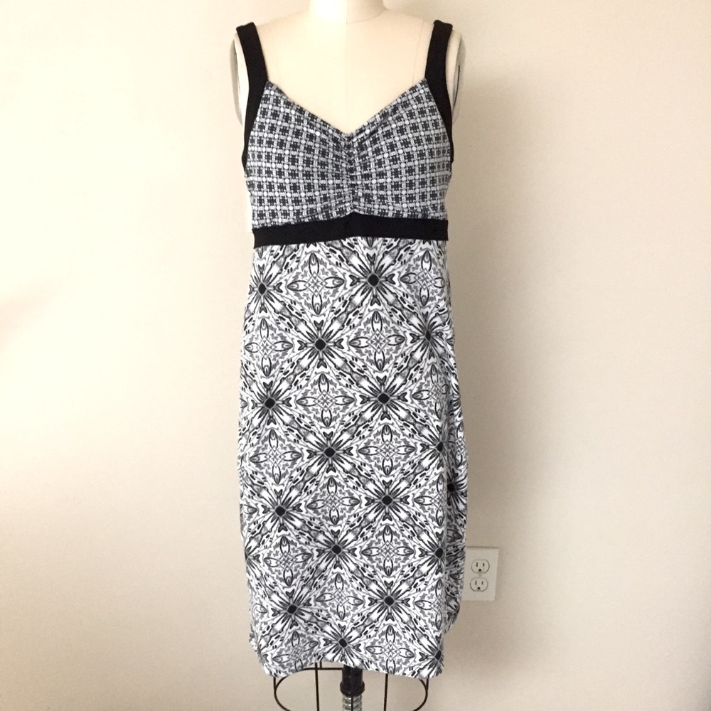 Dakini V Back Dress Size S